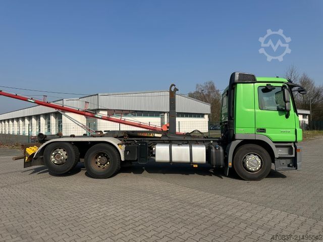 Abrollkipper MERCEDES-BENZ Actros 2546 6x2 / Retarder / Hyva 20 60 S / Lenk