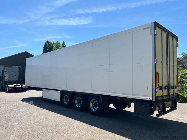 Refrigerated/frozen transport Krone Carrier vector NL trailer 8850 engine hours