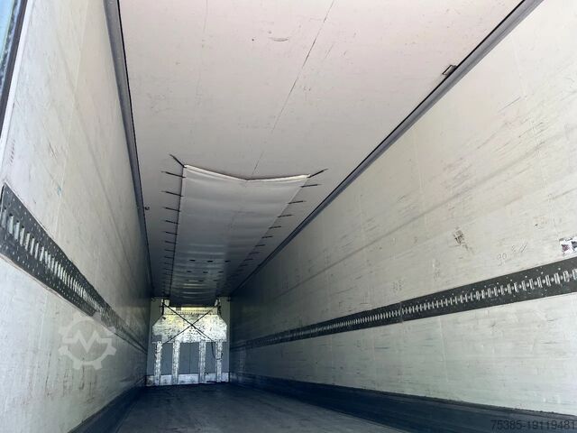 Refrigerated/frozen transport Krone Carrier vector NL trailer 8850 engine hours