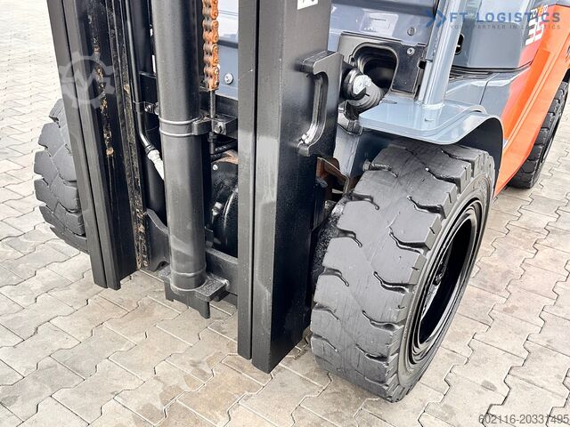 4-wheel forklift Toyota 52-8FDJF35 / DIESEL / 2016 / 2096 HOURS