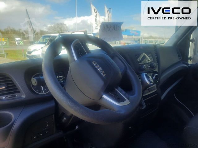 Transporter mit Koffer IVECO Daily 70C18HA8/P / Koffer LBW / Klima