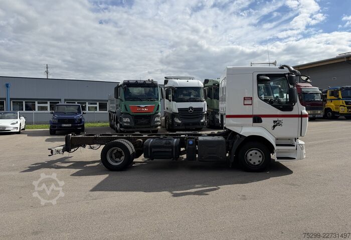 LKW-Fahrgestell Renault D12.240 4x2 Chassis / Swiss-Vehicle