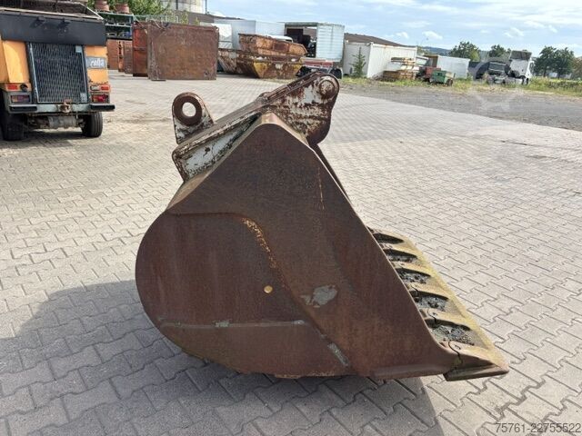 Crawler excavator with digging bucket bsg Tieflöffel ca 2 cbm