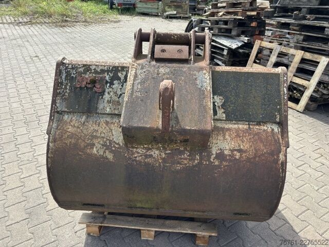 Crawler excavator with digging bucket bsg Tieflöffel ca 2 cbm
