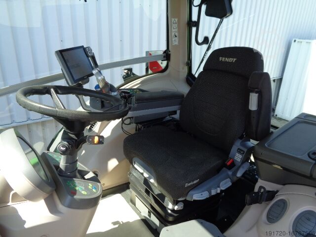 Traktoren (Schlepper) Fendt 824 Vario S4 ProfiPlus