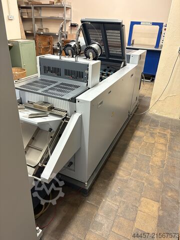 Broschürenfertigungssystem Horizon VAC-100 + SPF200 + FCA200a