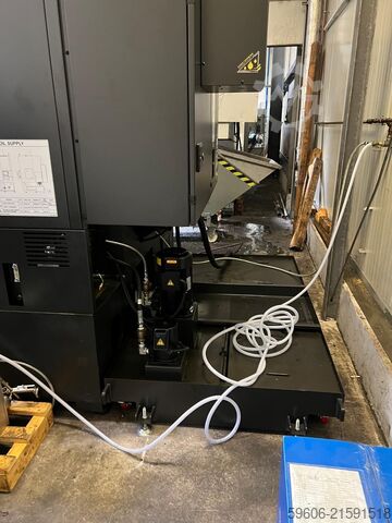 CNC-Vertikal Drehmaschine neuwertig! HYUNDAI WIA LV8500R