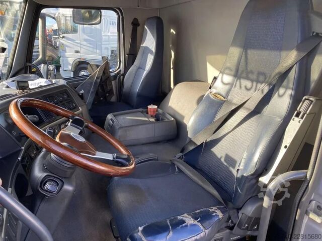 Hakenarmsystem Volvo FM 370 + Euro 5 + Palfinger Z-Q170 Crane + 30to...