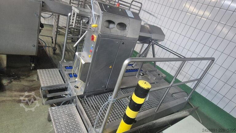 Pass-through hygiene sluice  