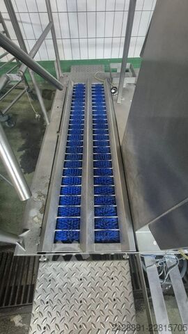 Pass-through hygiene sluice  