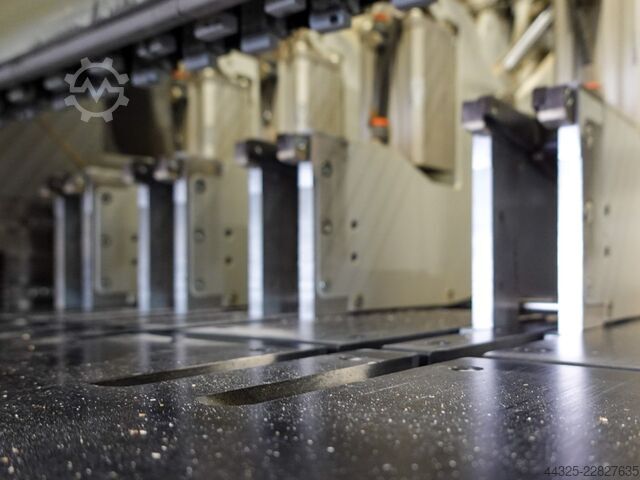 Plattensäge – Beschickung von vorne SELCO WN 610