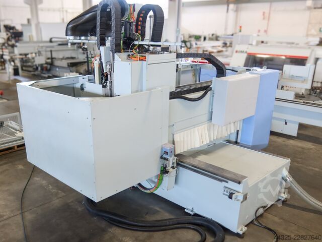 Bearbeitungszentrum mit Nestingtisch HOMAG BMG 311/33/F/R