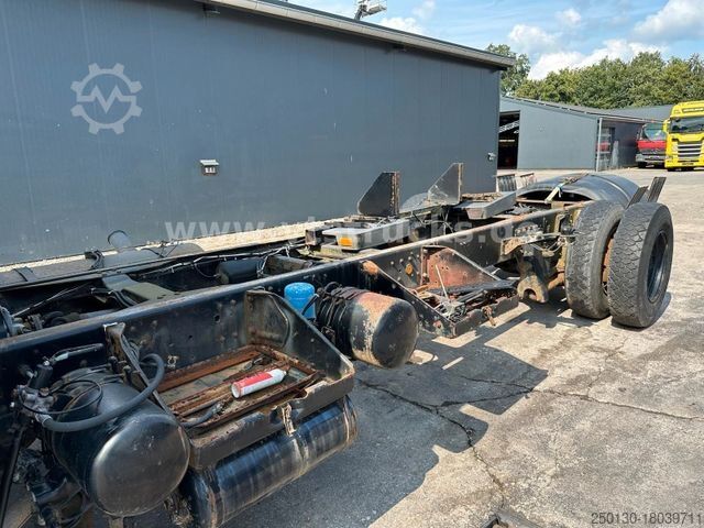 Truck chassis MERCEDES-BENZ 1422 L 4x2 Fahrgestell Blatt-/Luft