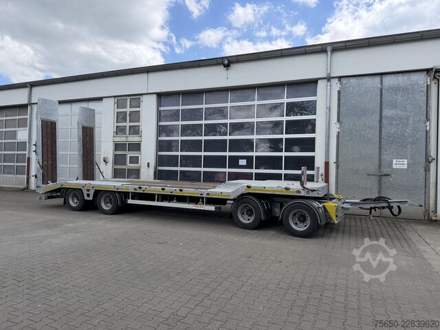 Low loader trailer Möslein TA4 Schwebheim  4 Achs Tiefladeranhänger, Neuwertig