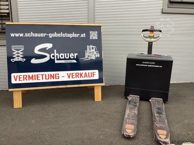 Electric Pallet Truck Crown WP3210