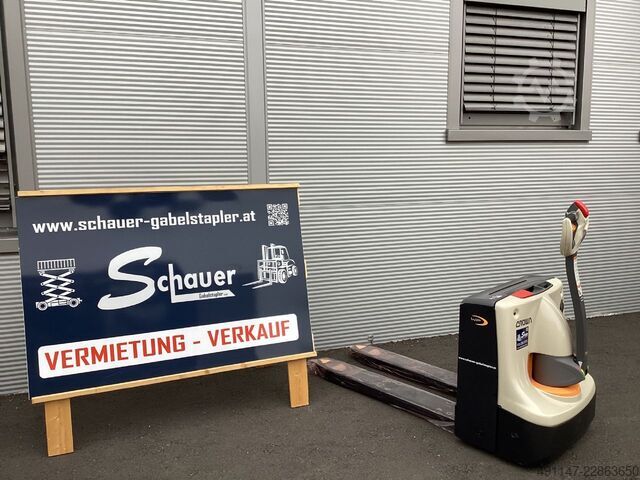 Electric Pallet Truck Crown WP3210