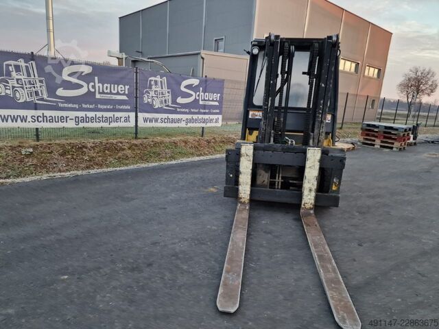 Diesel Forklift Yale GDP45SVX5 V2214