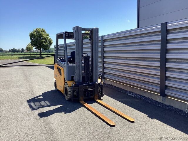 Electric 4-wheel forklift Jungheinrich CAT 2EPC5000