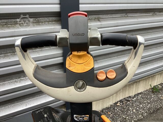 Electric Pallet Truck Crown DT3040