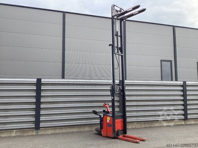 High Lift stacker Linde L14AP