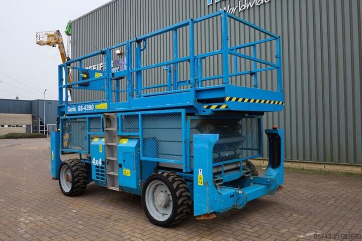 Scissor lift Genie GS4390 Diesel, 4x4 Drive, 15m Working Height, 680k