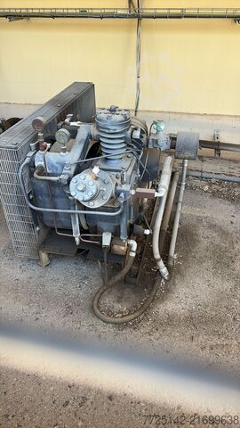 4 high-pressure piston compressors Ingersoll-Rand T30