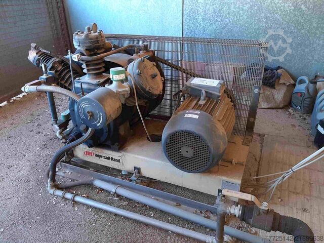 4 high-pressure piston compressors Ingersoll-Rand T30