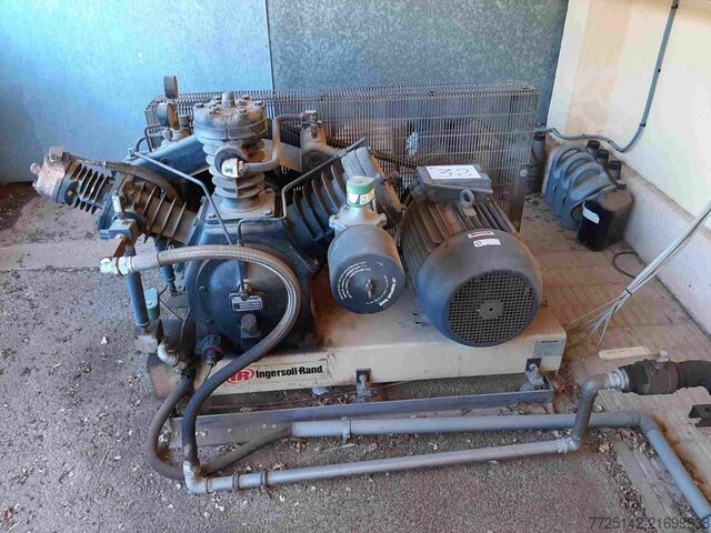 4 high-pressure piston compressors Ingersoll-Rand T30