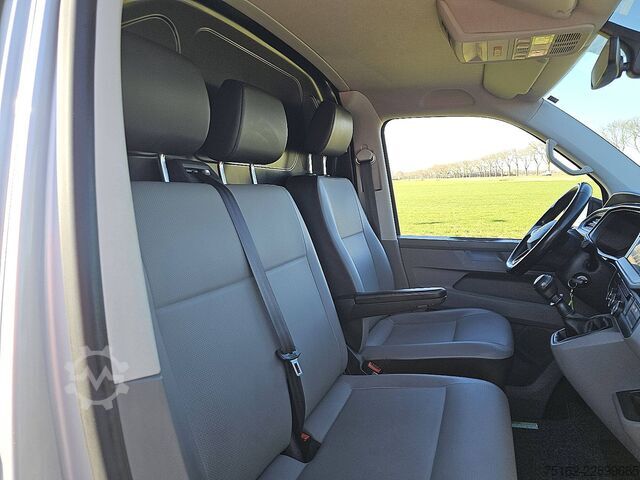 High-roof van VW TRANSPORTER 2.0 TDI L2H1 Navi Trekhaak!