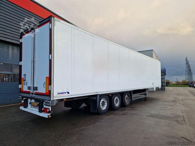 Reefer semitrailers / refrigerated semitrailers Schmitz Cargobull FRIGORIFIQUE