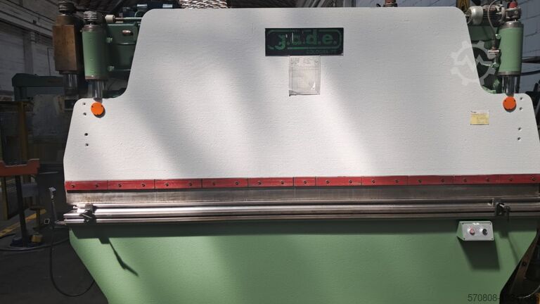 Gade 3100 X 25 Ton Bending Machine Mod. 30/ Gade Mod. 30/