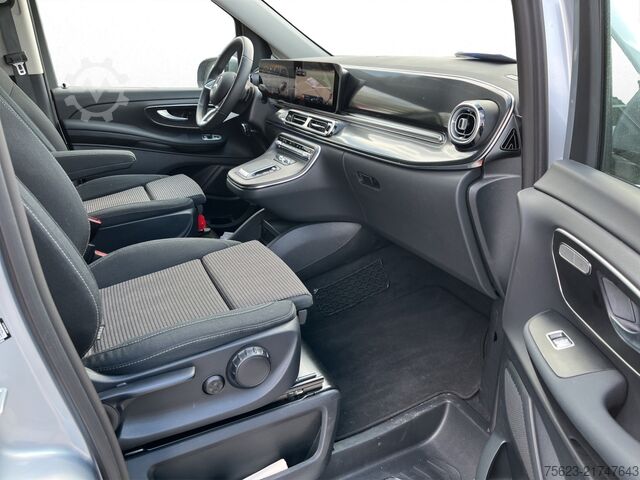 Minibus Mercedes-Benz V 220 d STYLE LED AHK Lenkradh. Distr.