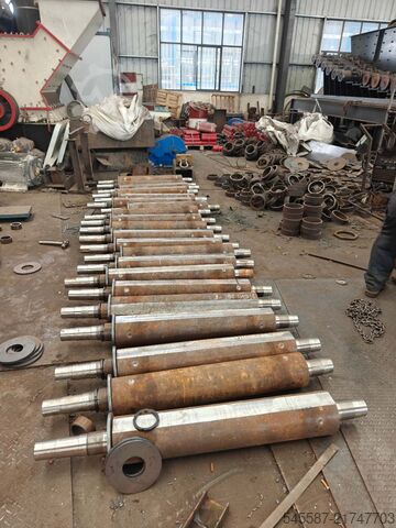 Mud rock separator for mud/soil removing MINGYUAN Crawler mobile roller screener MYC1500x6000F4000 Soil stone separator