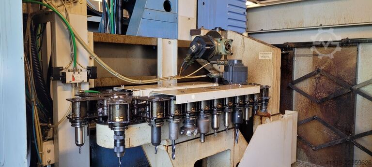 Machining center Mazak VTC 200 B  
