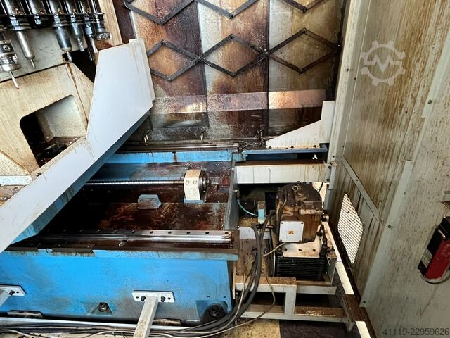 Machining center Mazak VTC 200 B  