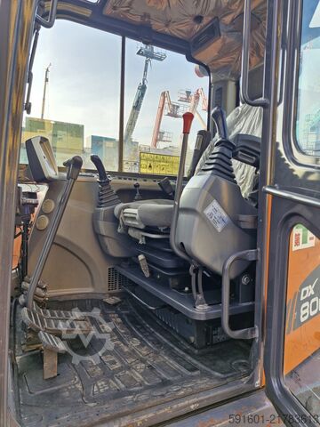 Crawler excavator DOOSAN DX80R