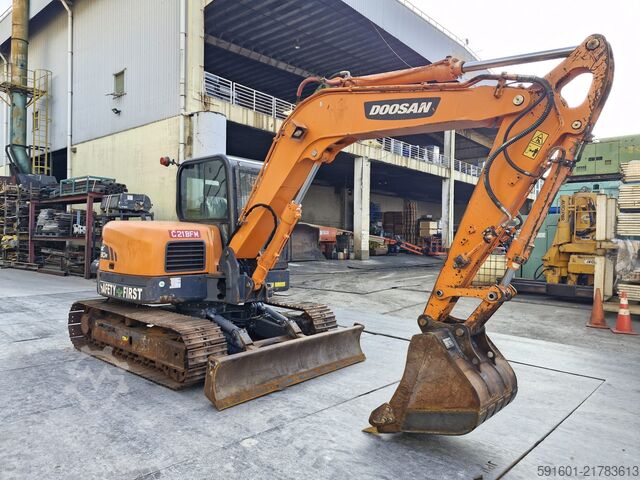 Crawler excavator DOOSAN DX80R