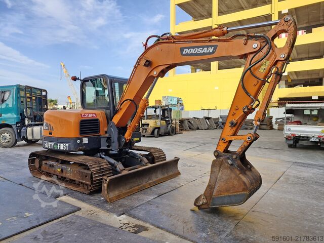 Crawler excavator DOOSAN DX80R