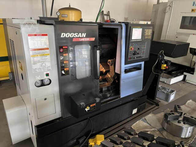 DOOSAN LYNX 220B DOOSAN LYNX 220B