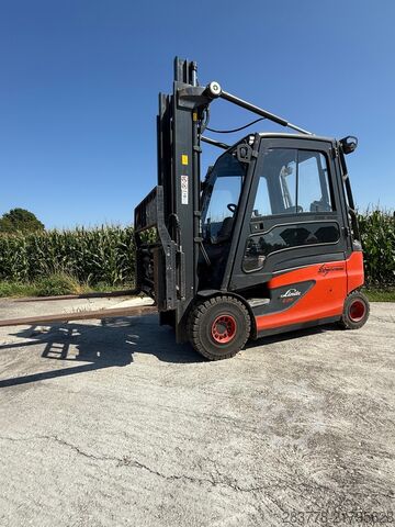 Forklift Linde E25