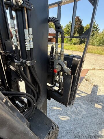 Forklift Linde E25