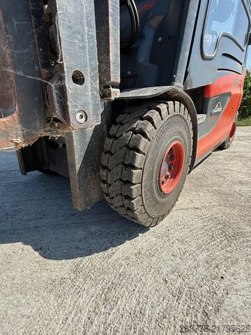 Forklift Linde E25