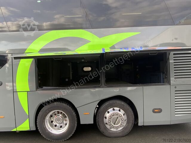 Double decker Neoplan Skyliner L