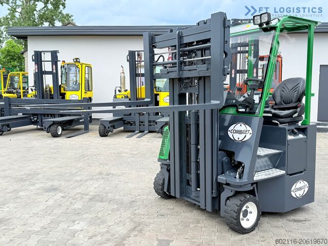 Four-way forklift Combilift CB3000 / TRIPLEX 4900MM / FREE LIFT