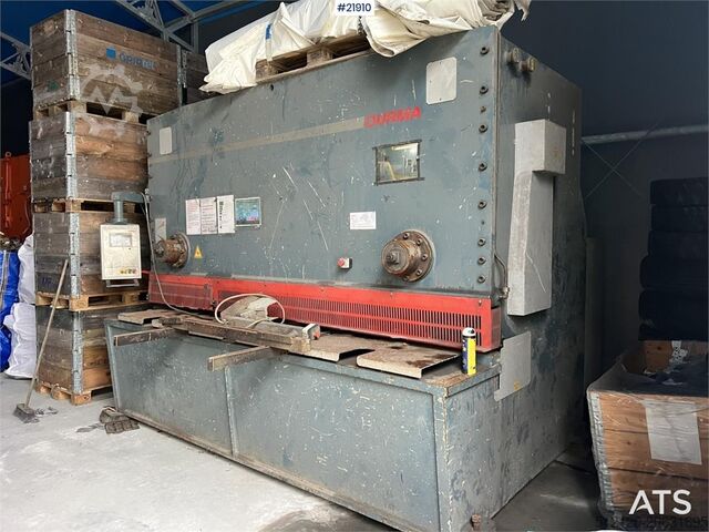 Construction equipment  Durmazlar ys3016 saks til stålplater