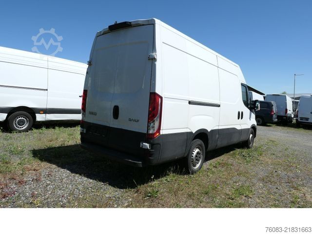 High top van IVECO Daily35-160 L2H2 Klimaautomatik PDC