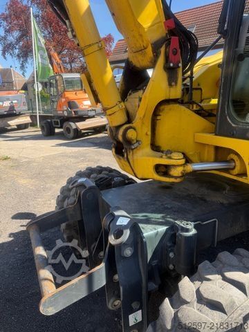 Mobile excavator KOMATSU PW 98 MR-10 / gepflegt / 1600 Bh / inkl. GRL+TL