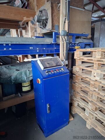 Plastic processing machine  