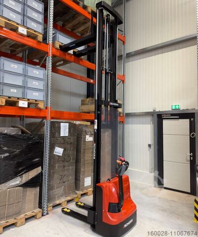 Forklift SCHORR RR12HHEF 2,5m / 3m / 3,5m mit FREIHUB