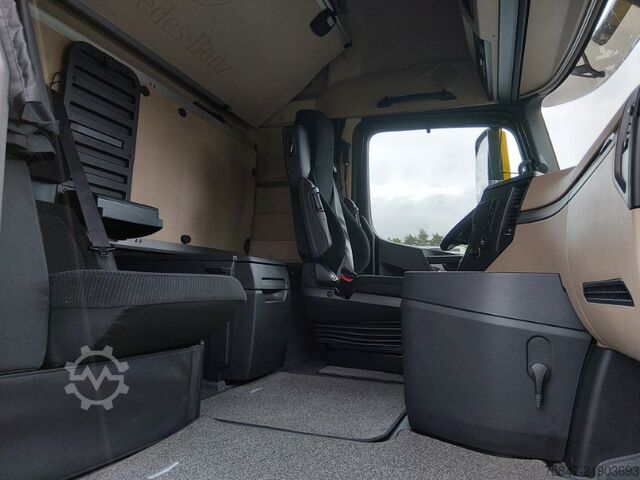 Volume tractor unit Mercedes-Benz Actros 1853 LS/NRL Retarder Standklima